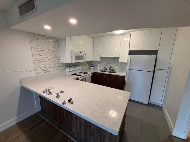 Primary Photo - 15325 SW 106th Terrace