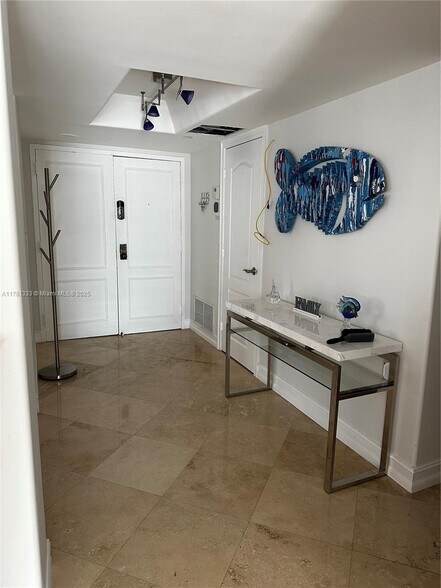 Building Photo - 3410 Galt Ocean Dr