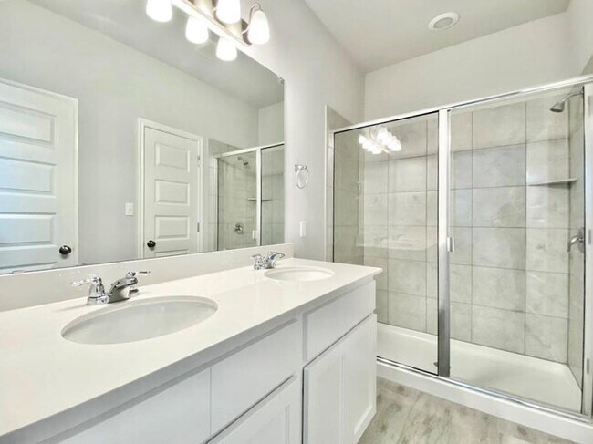 Building Photo - 2420 Pecan Island Dr