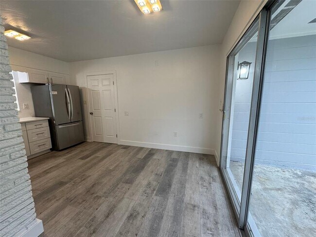 Building Photo - 116 Myakka Dr