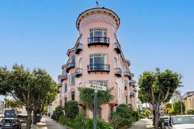 Building Photo - 3689 Fillmore St