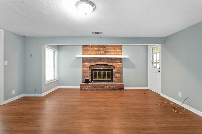 Building Photo - 3513 NE Stanton St