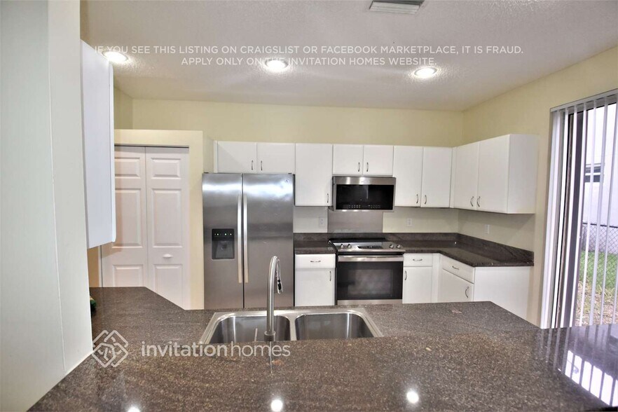 Building Photo - 6161 NW 58th Way