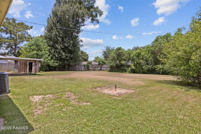 Building Photo - 209 Karen Dr
