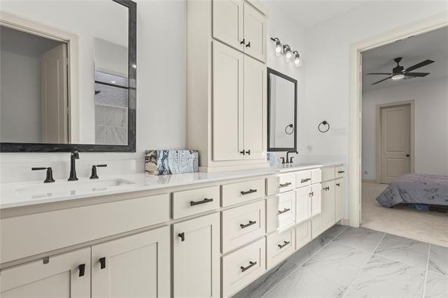 Building Photo - 15627 Rue Dr