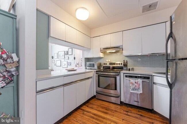 Building Photo - 1238 Callowhill St