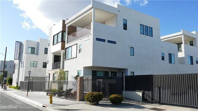 Building Photo - 4 br, 4 bath Townhome - 2054 Mylitta Walk