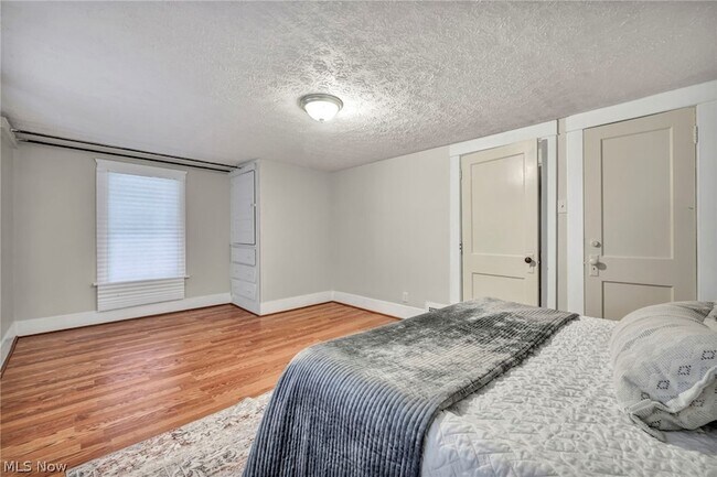 Building Photo - 960 Whittier Ave