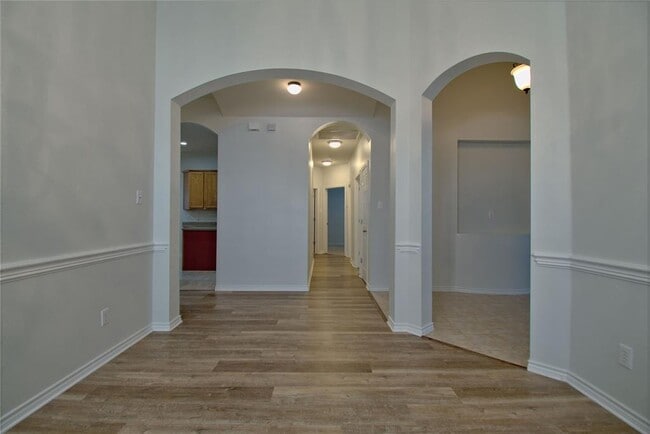 Building Photo - 125 Justin Leonard Dr