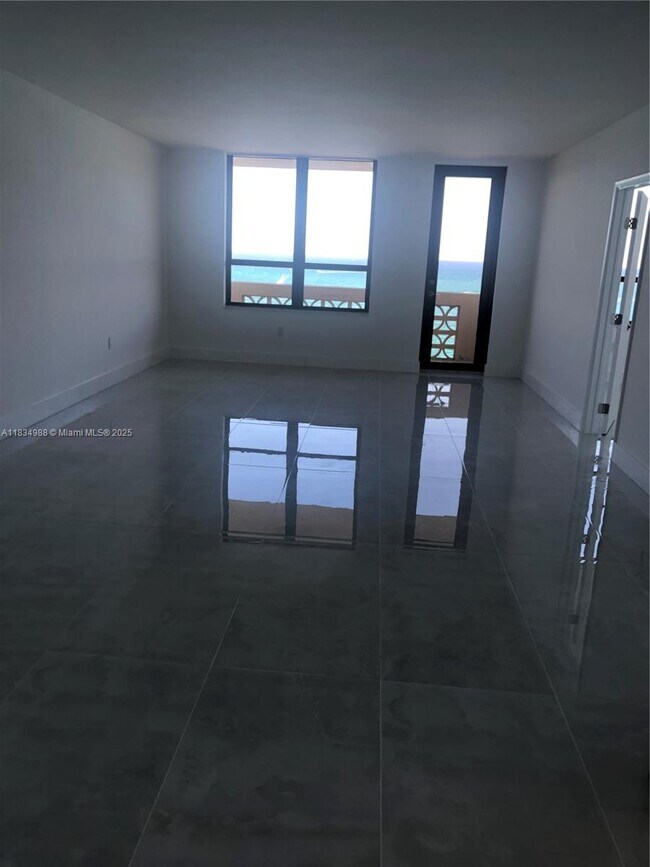 Building Photo - 10185 Collins Ave