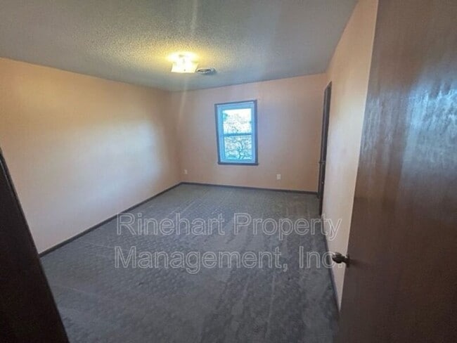 Building Photo - 285 S Herlong Ave