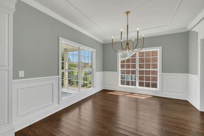 Building Photo - Luxury 4BR Home with River Views & Entertainer’s Bonus Room