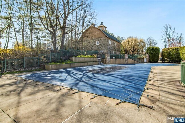 Building Photo - 1125 Hyde Park Ct