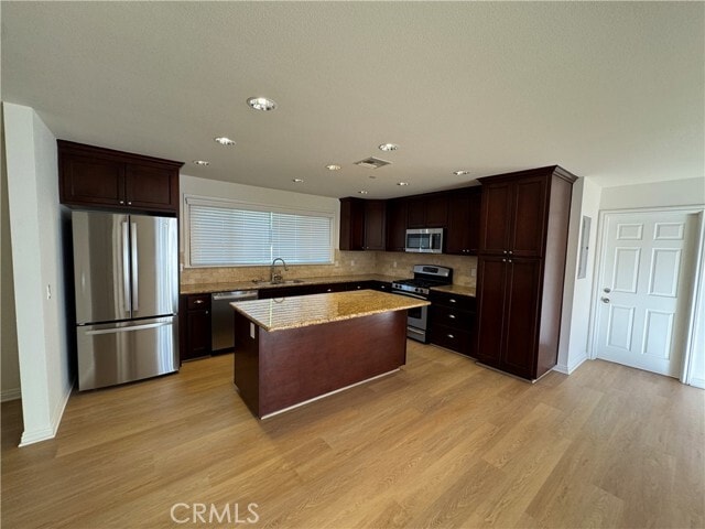 Building Photo - 1336 Calle Tulipan