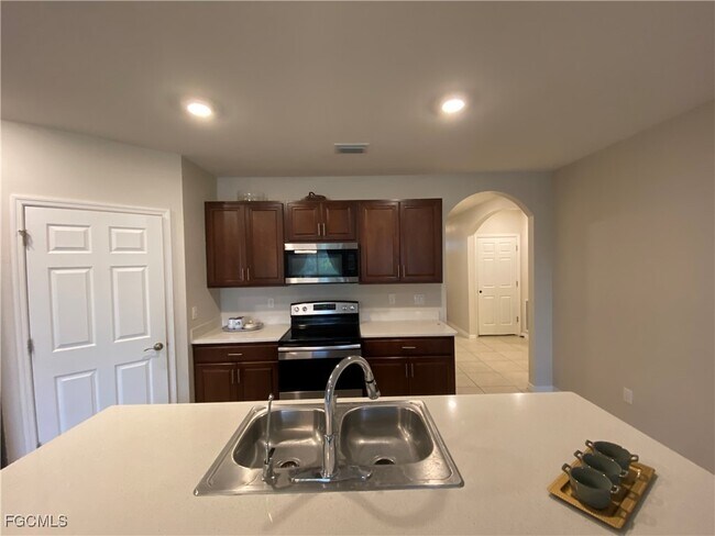 Building Photo - 2507 NW 20th Terrace