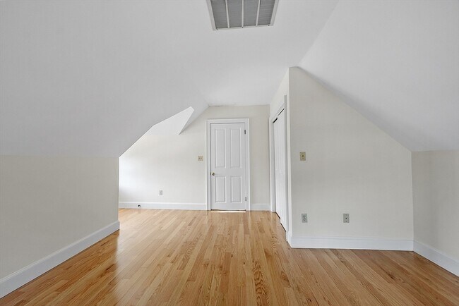 Building Photo - 150 Summer St