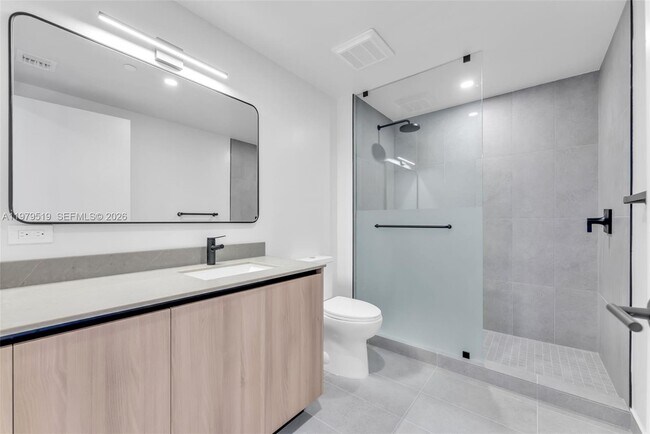 Building Photo - 121 NE 5th St