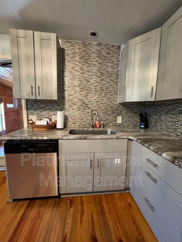 Building Photo - 971 Mountain Cove Rd