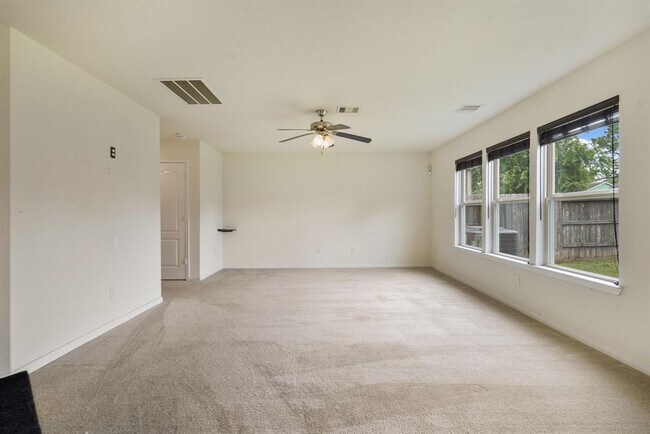 Building Photo - 7239 Mountain Prairie Dr
