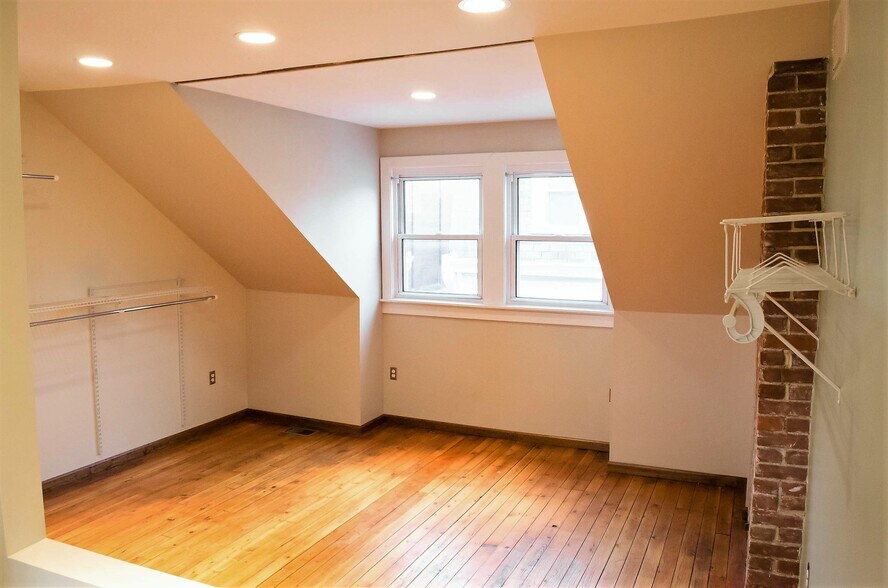 Building Photo - 5133 Kent Way