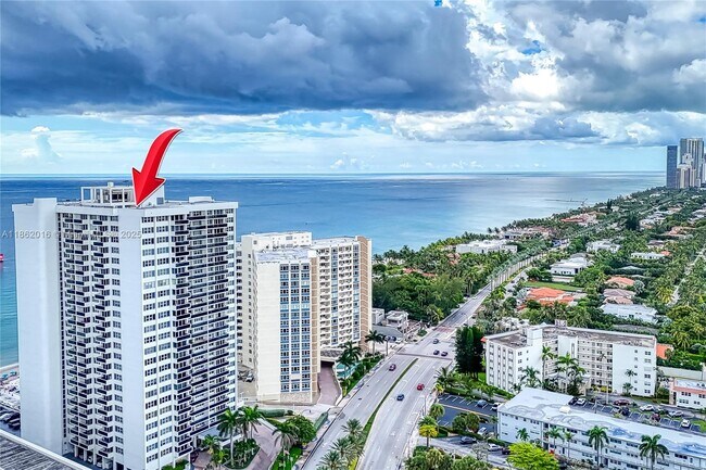 Building Photo - 3140 S Ocean Dr