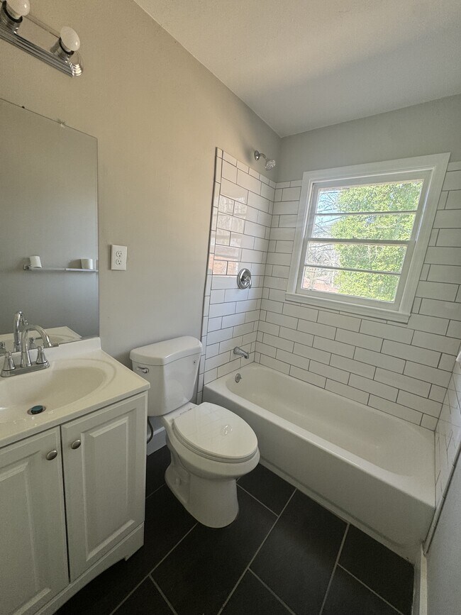 Building Photo - 2169 Barbara Ln