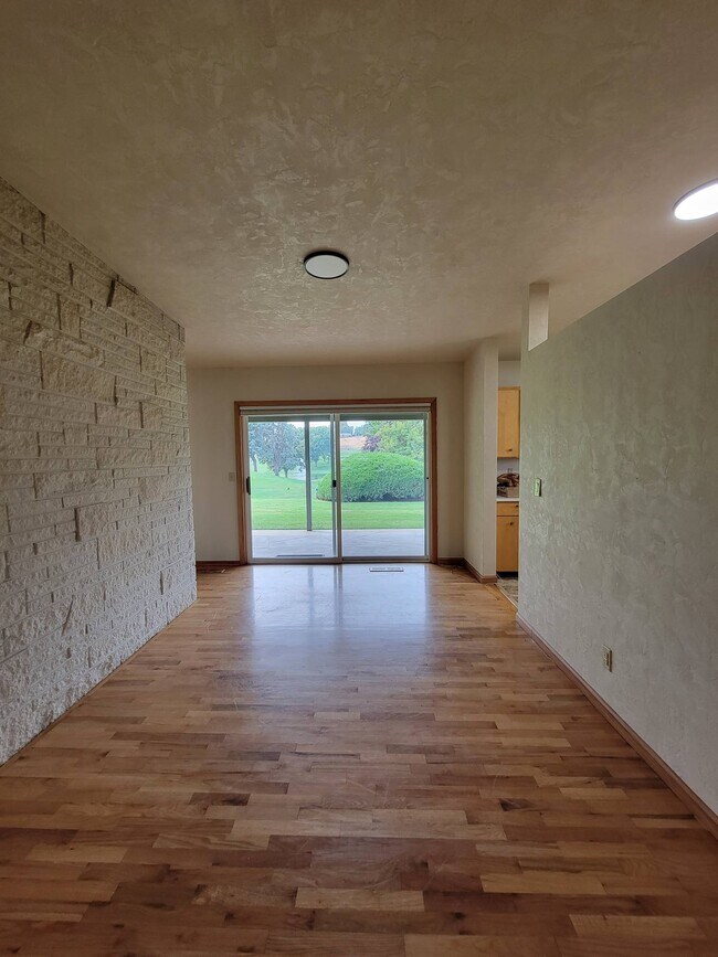 Building Photo - 305 N Quincy Pl