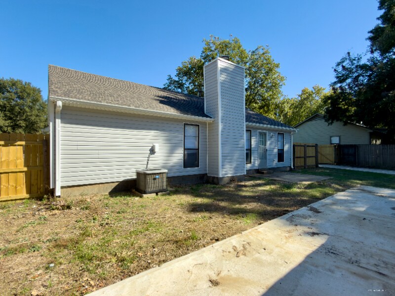 Building Photo - 3093 Barrycrest Dr