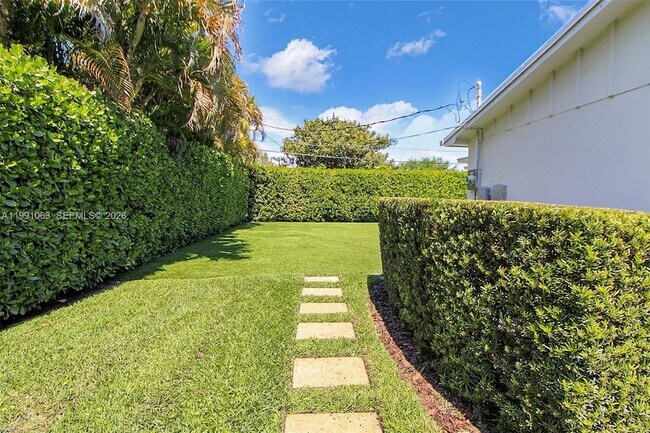 Building Photo - 8975 SW 83rd St