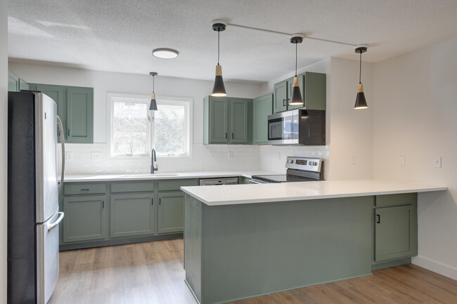 Kitchen - 2042 Pathways Dr