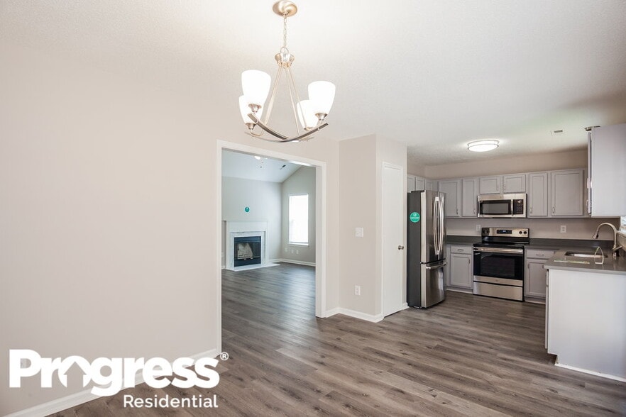 Building Photo - 8631 Bodkin Ct