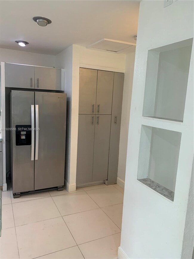 Building Photo - 14300 SW 105th Ave