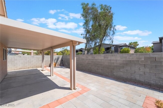 Building Photo - 325 Silverado Pines Ave