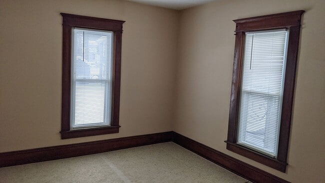 Building Photo - 3 Bed/1 Bath Single Family Home