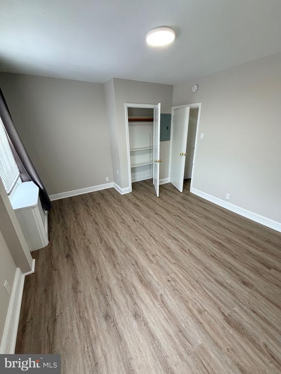 Building Photo - 2917 W Girard Ave