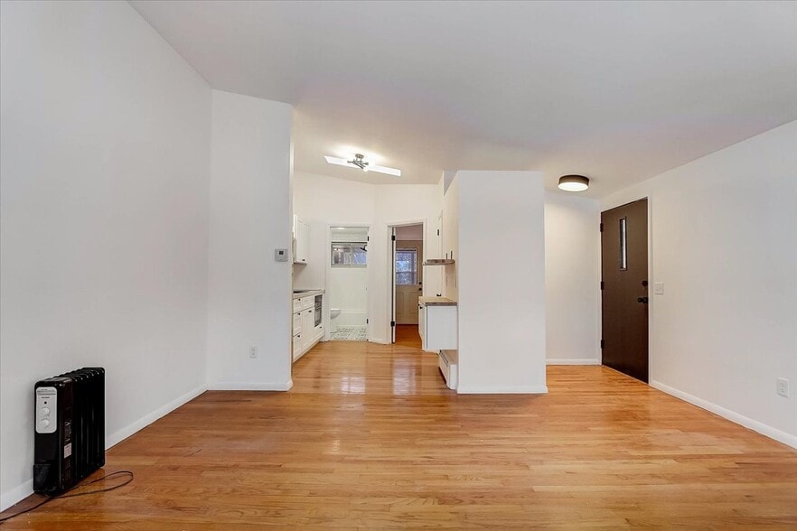 Building Photo - 1719 Carver St