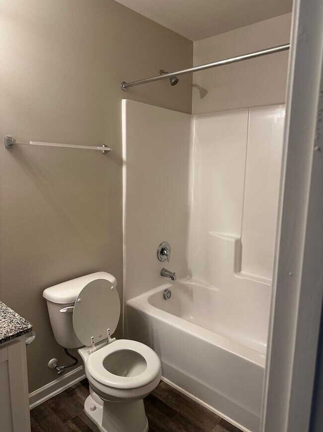 Building Photo - Beautiful 3-bedroom, 2.5-bath home in Greensboro