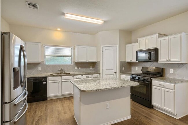 Building Photo - 7300 Dungarees Wy