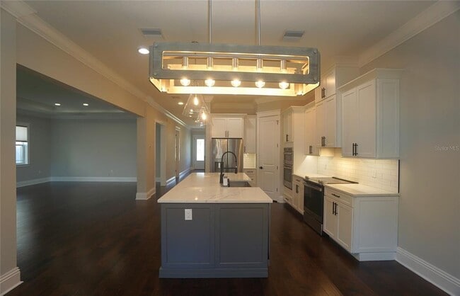Building Photo - 3625 E Clark Cir