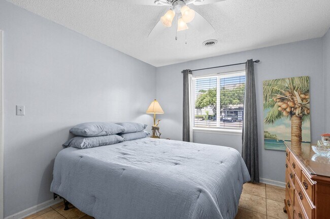 Building Photo - 3700 Golf Colony Ln