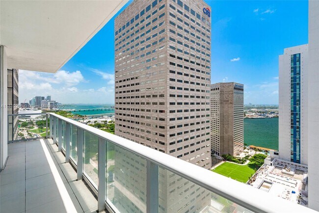 Building Photo - 300 S Biscayne Blvd