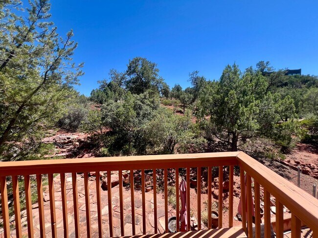 Building Photo - 335 Foothills S Dr