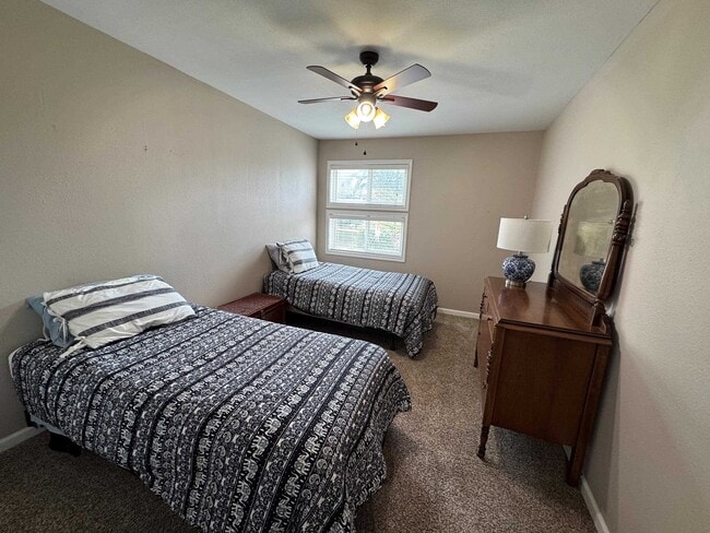 Building Photo - 605 Port