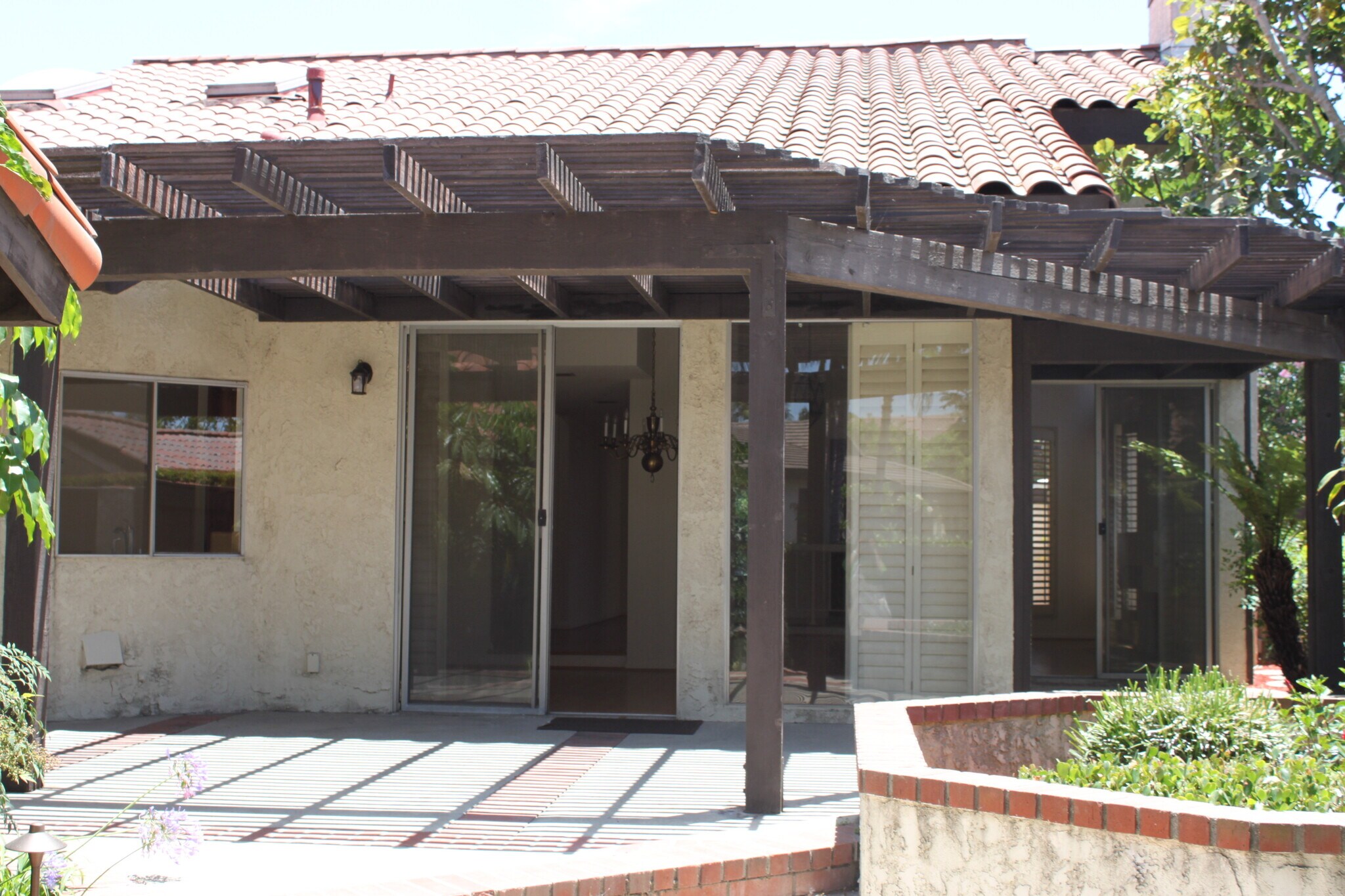 Building Photo - 629 Edith Way