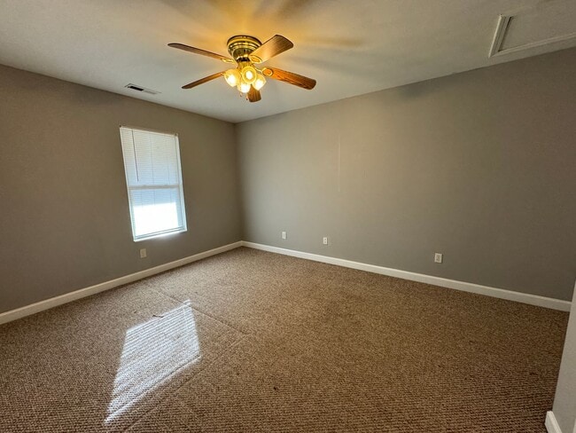 Building Photo - 2009 Grandhaven Dr