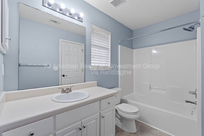 Building Photo - 917 Lajolla Ln