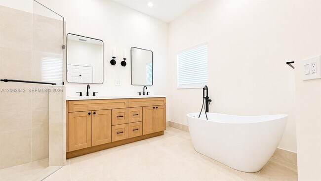 Building Photo - 4310 Diamond Way