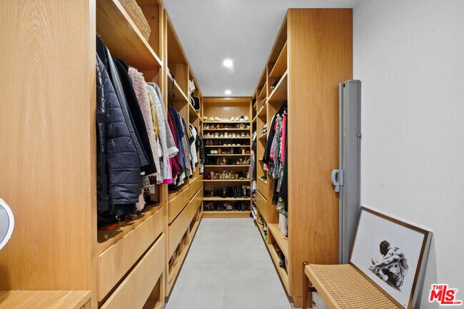 Building Photo - 30479 Morning View Dr