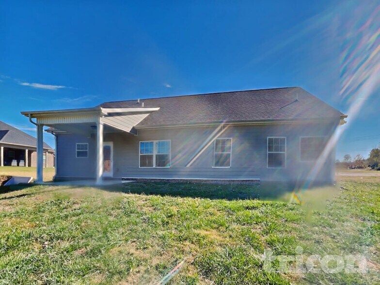 Building Photo - 741 Mitscher Dr