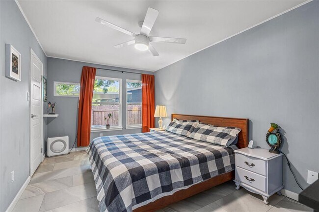 Building Photo - 8303 Lazy Ln